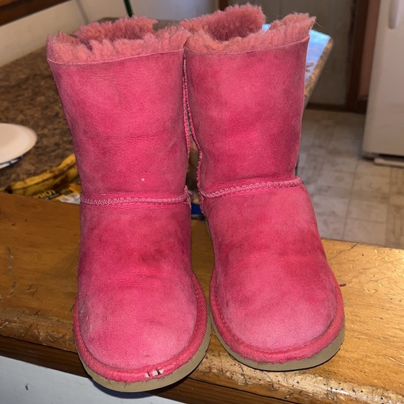 Pink UGGS - Picture 2 of 8